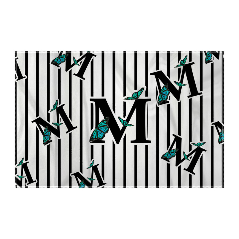 کاغذ کادو ترمه طراحان ایده مدل حرف M  پروانه ای کد cfp3015