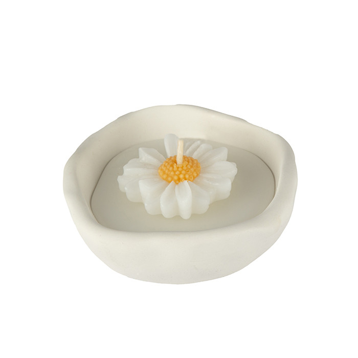 شمع دست ساز بدون بو طرح بابونه دفرمه کد DCO123 زمان اتمام 12 ساعت