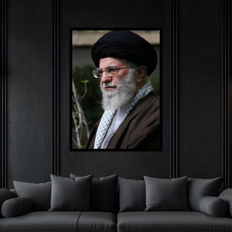 تابلو بکلیت طرح رهبری ایران سید علی خامنه ای مدل B-bu7551 فریم مشکی