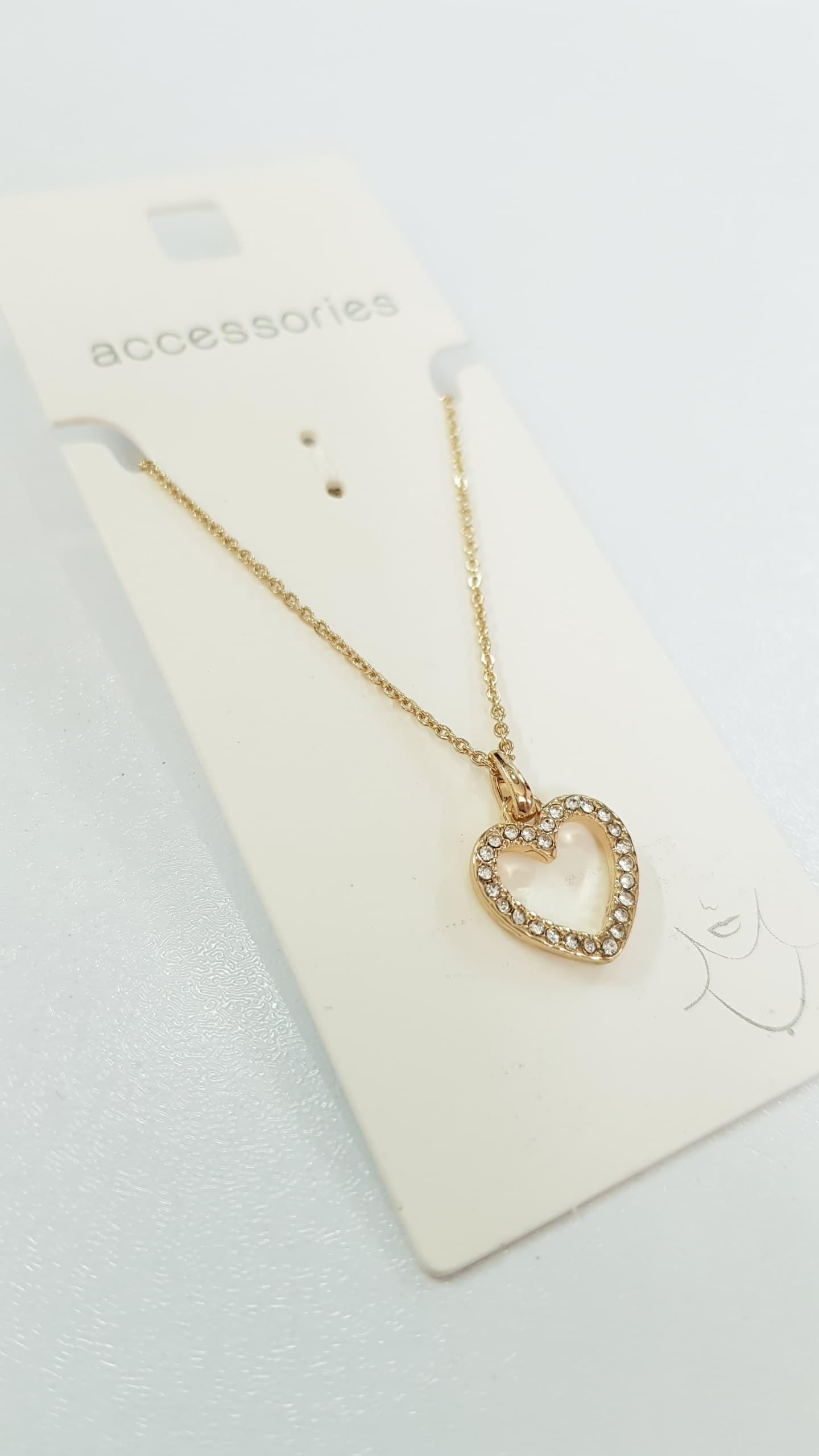 گردنبند آویز قلب طلایی نگین دار ، بسیار زیبا و ظریف