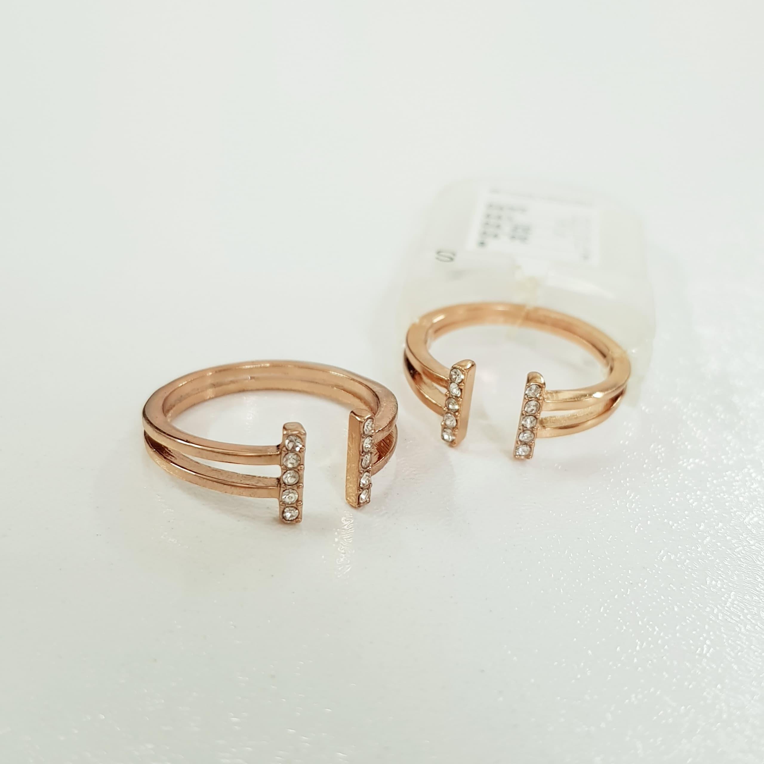 انگشتر نگین دار دو ردیفه رزگلد ، جنس نگین سنگ زیرکنیا