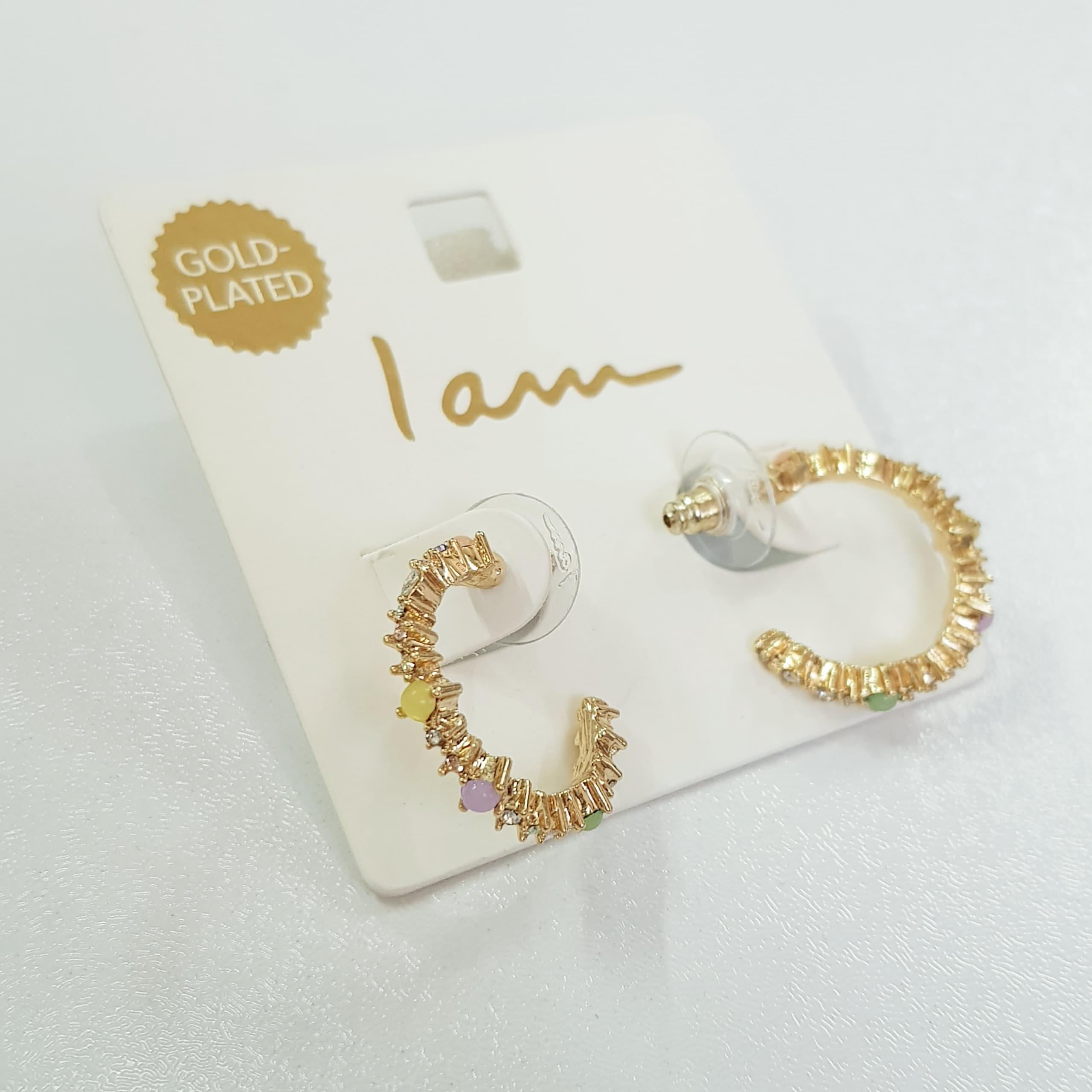 گوشواره حلقه ای آبکاری طلا کار شده با نگین های مولتی کالر