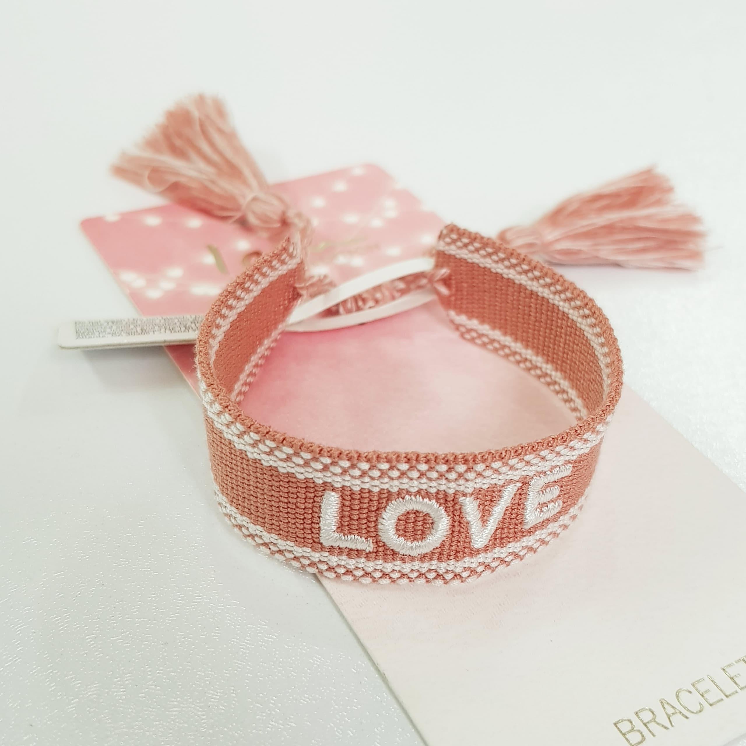 دستبند بافت پارچه ای Love ، فری سایز قابل تنظیم ، مناسب استفاده دائم روزانه