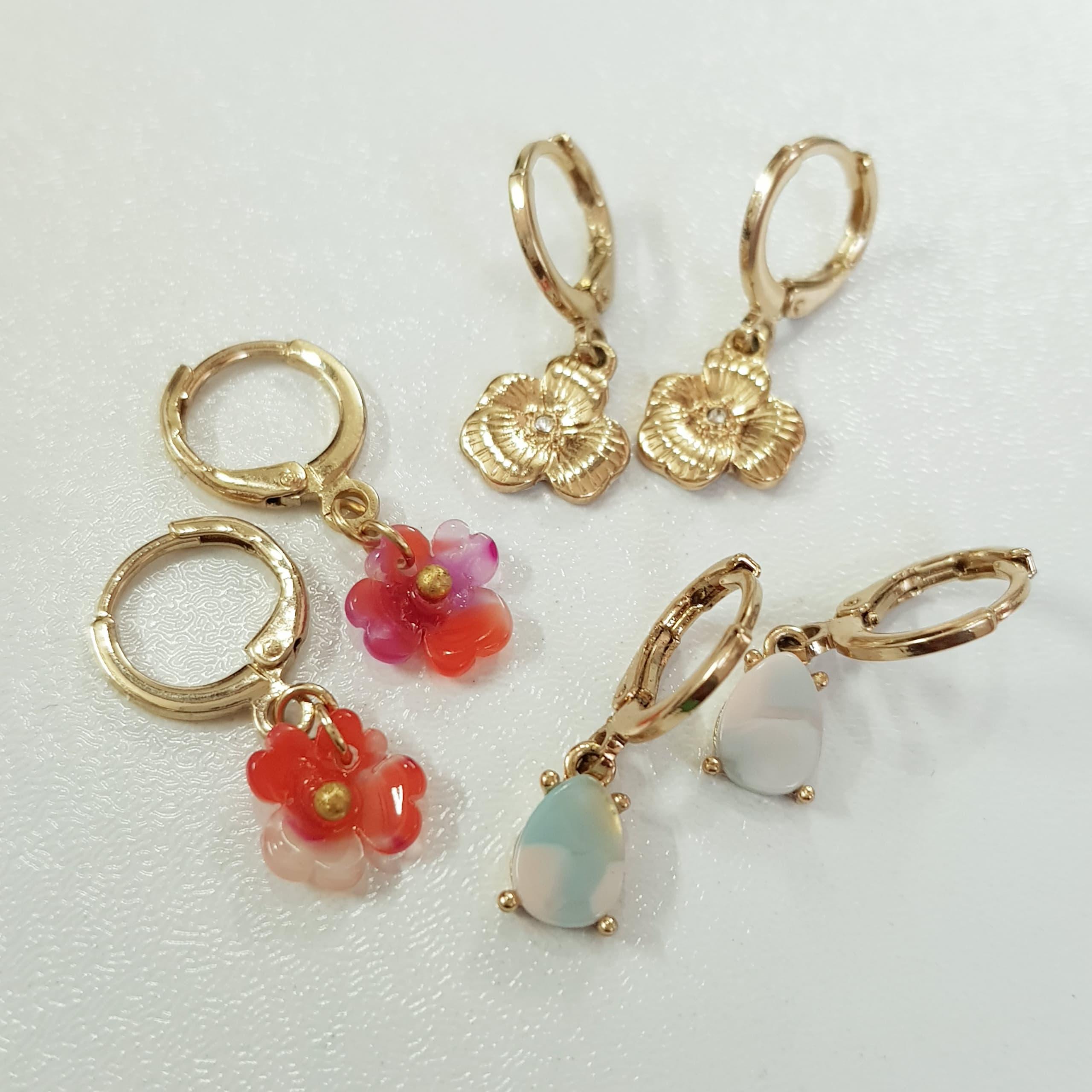 پک سه جفتی گوشواره طلایی قفلی آویز شکوفه و سنگ طبیعی