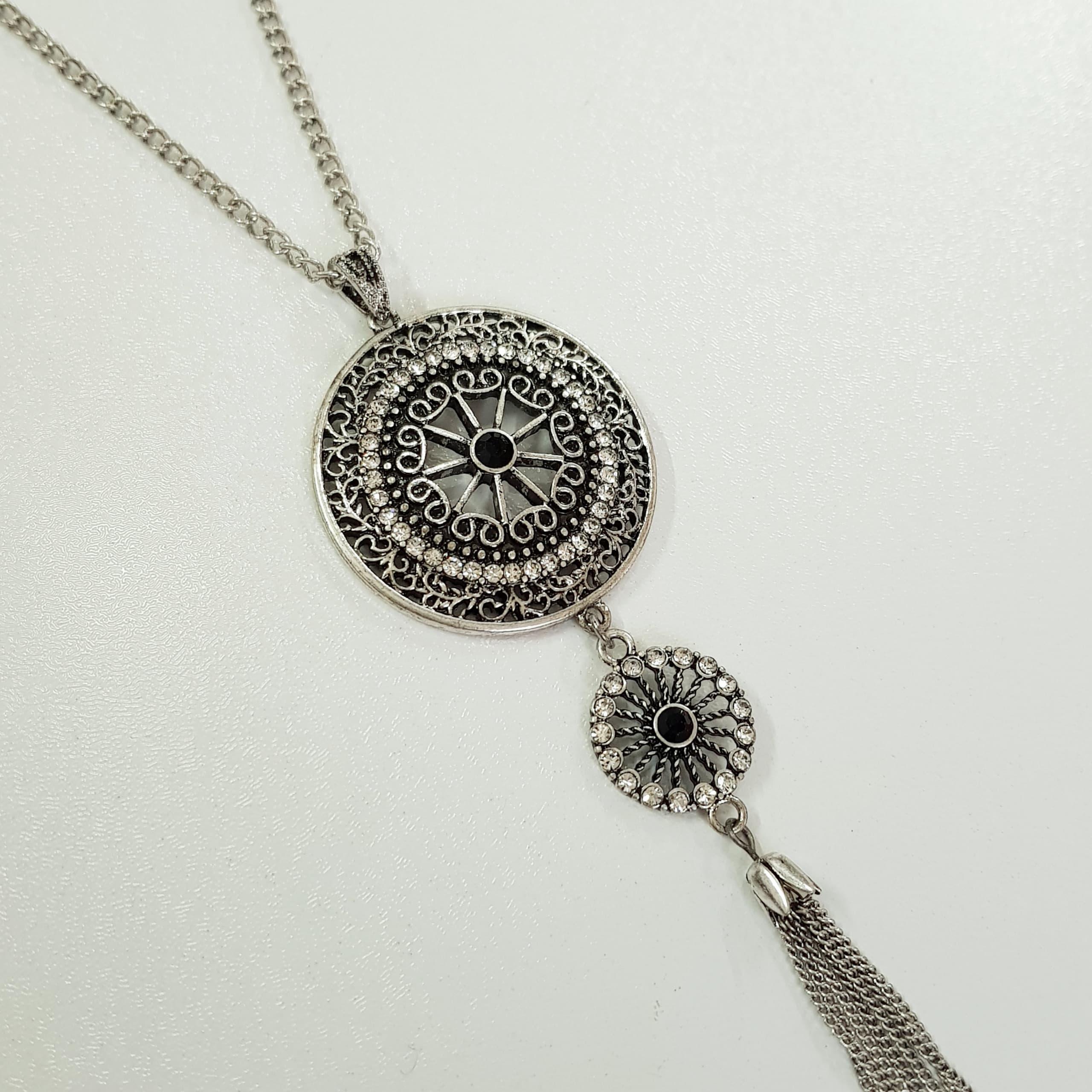 گردنبند رولباسی نقره ای سیاه قلم نگین دار برند iam