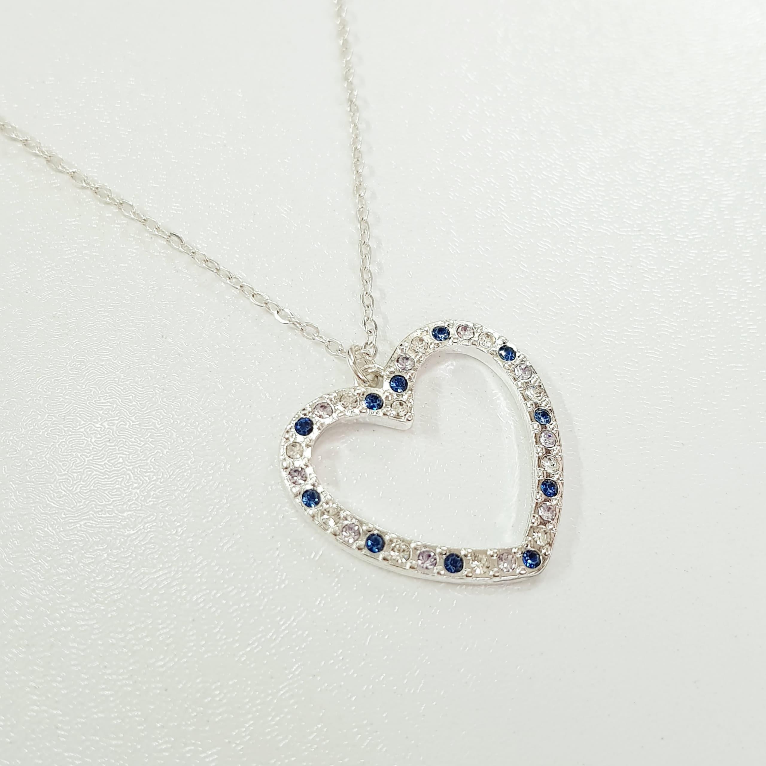 گردنبند رولباسی نقره ای آویز قلب نگین دار برند Accessories